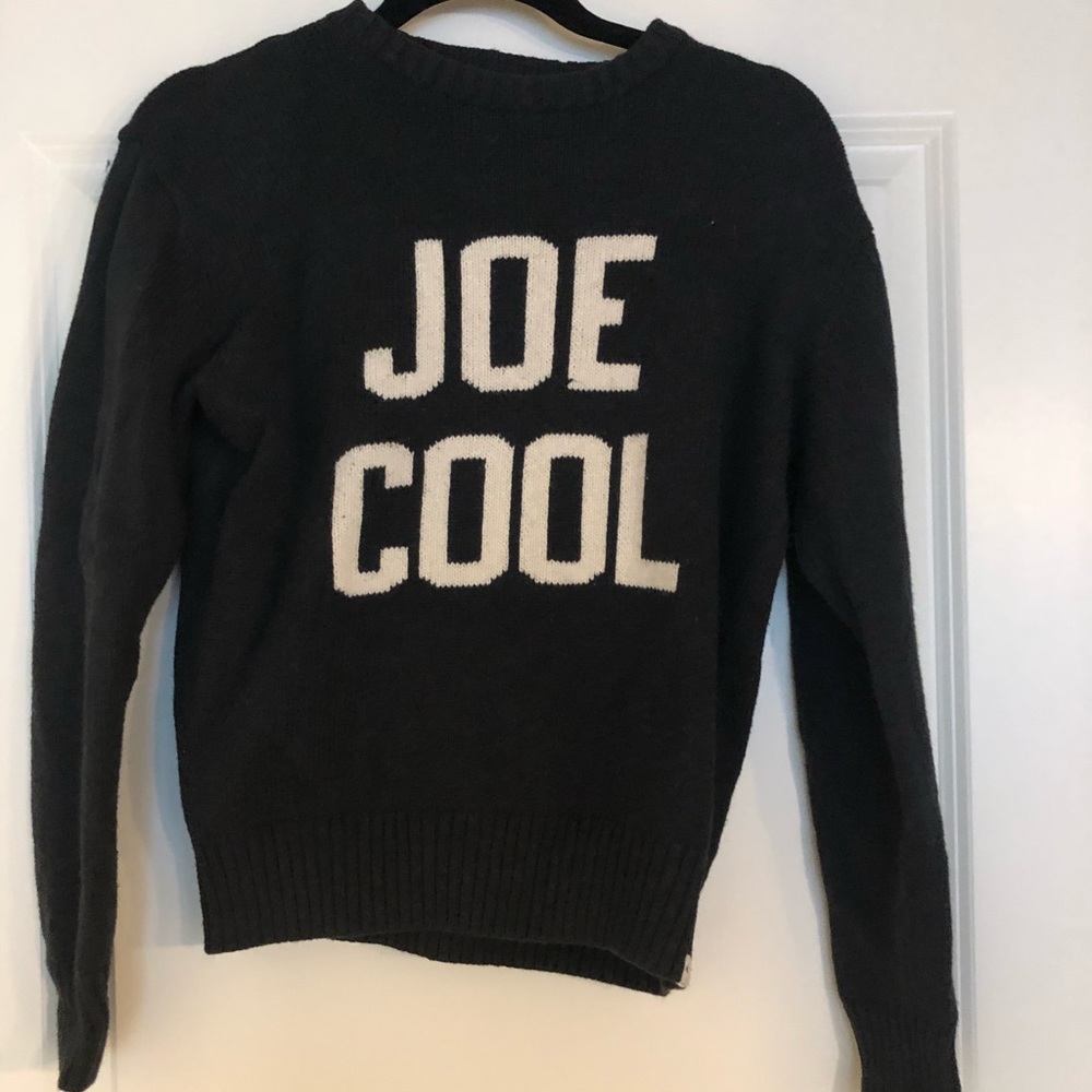 Gap peanuts joe cool sweater. Kids, could fit adul